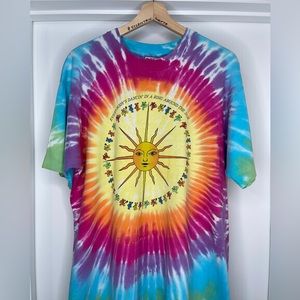 Grateful Dead ☠️ 
everybody’s dancin’ in a ring around the sun.. 🐻☀️